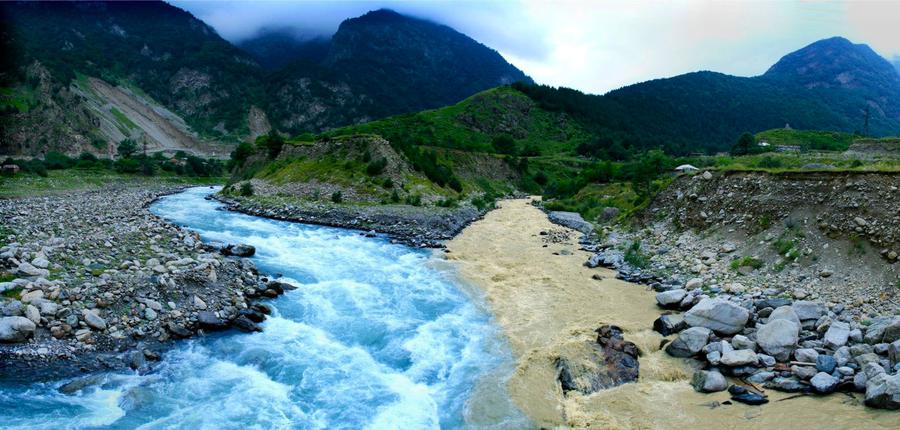 Величественный Кавказ: ущелья, водопады, легенды