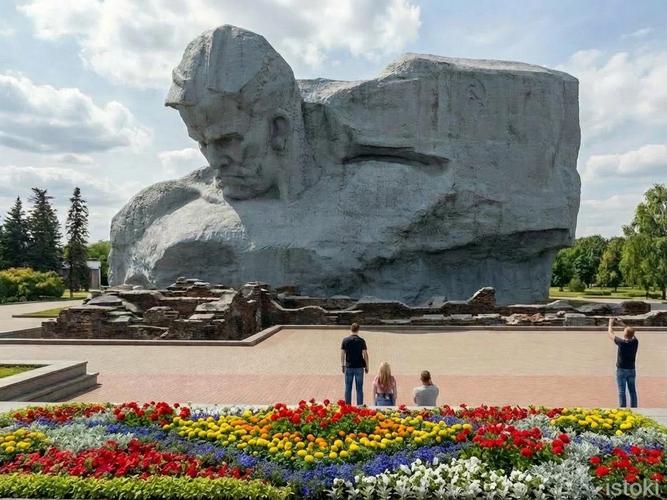 Память Бреста: огонь традиций и подвигов