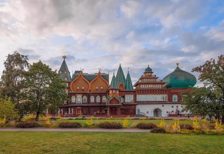 Мелодия московских улиц: прогулка по любимым местам 6 дней